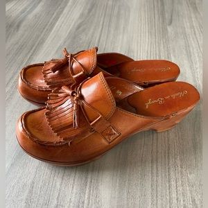 Vintage brown wood and leather clogs size 8